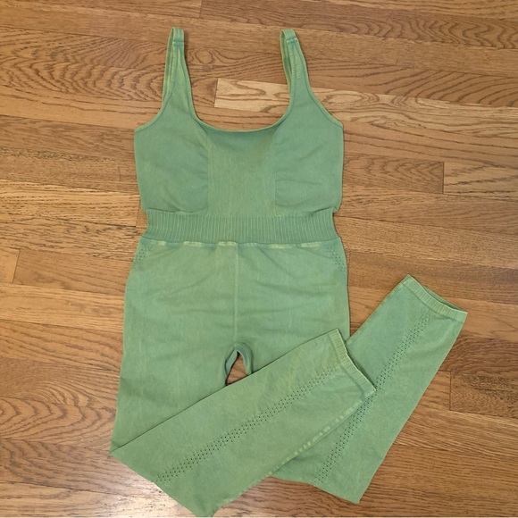 NWOT Free people movement good karma onesie jumpsuit M/L - Picture 8 of 10